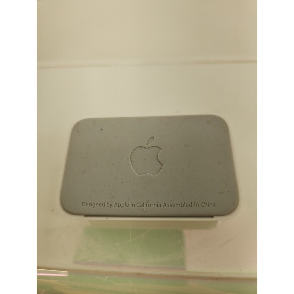 Apple iPod Universal Dock A1153 30-Pin Audio Out Docking Station